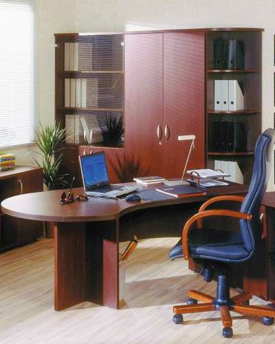Стол руководителя МС-2000 Л Марс Люкс в интерьере офиса 